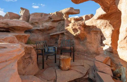 Cave Dwellers- Zions' Only Hand-Sculpted Cave - Foto 10