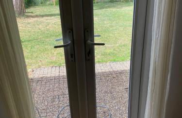 Tiny home in Grade 1 listed church garden - Photo 18