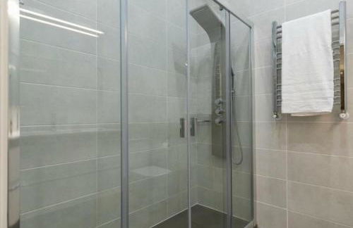 Amplio y Confortable en el Casco Viejo con Parking Privado - Foto 10