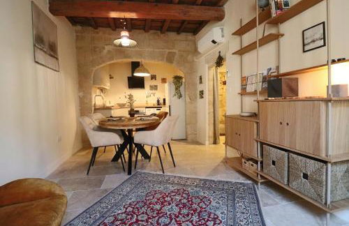 La Grande Bourgade-Authentique Maison en Pierre avec Terrasse Climatisation au Cœur d'Uzès - Foto 35