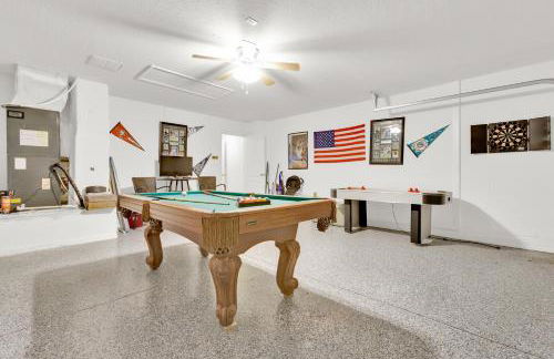 Home with Private Pool, Game Room & Big Backyard! - Foto 21