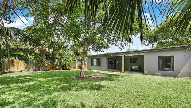 Stylish 4BR 2BA Home w Spacious Backyard in Vibrant Wilton Manors - Foto 4, Habitación