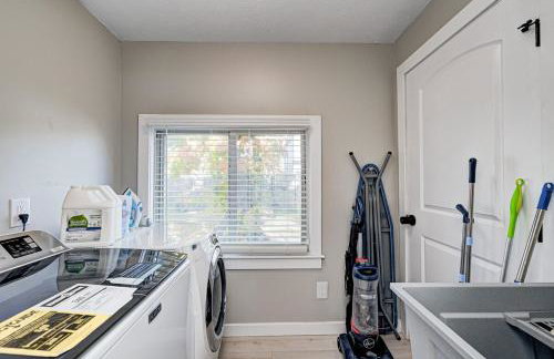 Spacious home away from home! Hot tub! - Photo 5