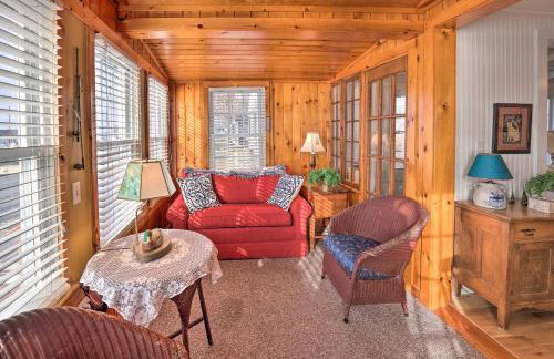 Lakefront Canandaigua Home with Grill, Fire Pit - Foto 9