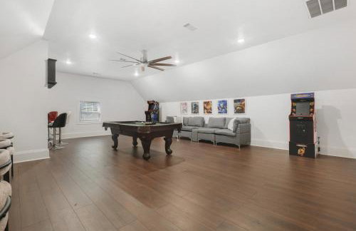 Family-Friendly 5BR | Sleeps 15 | 3 mins Downtown! - Foto 39