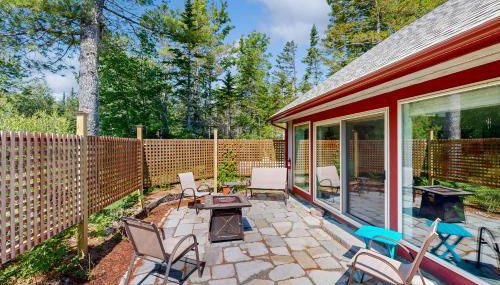 Secluded 2 BR Cottage with Private WandD, WiFi and Patio - Foto 2