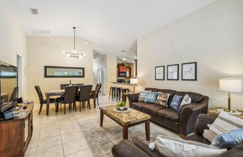 Cozy family Home 5b3b Private Pool 11Mil Disney - Foto 36