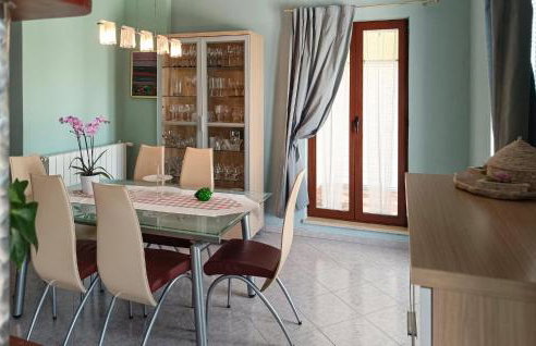 2 Bedroom Awesome Home In Zeliski - Foto 4