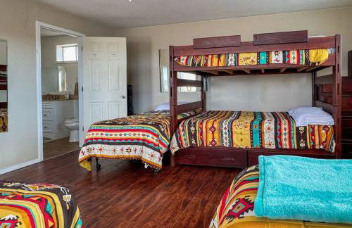 Desert View Retreat - Sleeps 22, Game Garage, Near Skywalk & Lake Mead - Foto 19