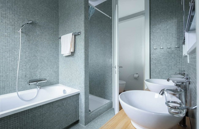 Luxury Apartment With Terrace and Garden Free Parking Smart TV etc - Foto 27