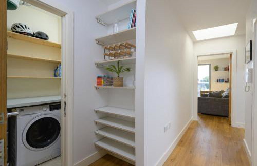 Apartment with Cityscape Views & Private Parking - Foto 21