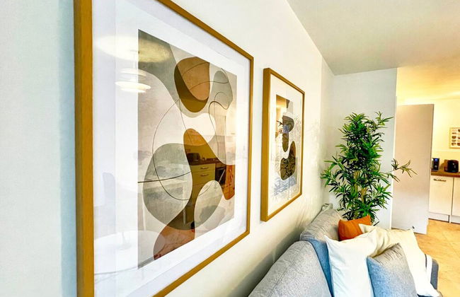 Lovely Flat in Kiln Close With Free Parking - Photo 57