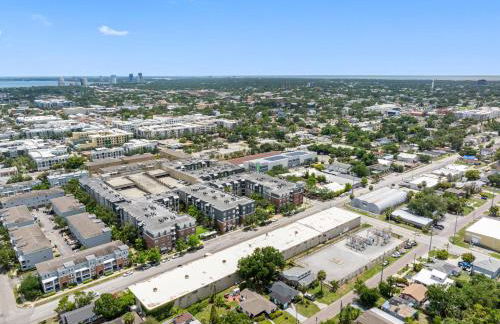 Stunning Tampa Stay Prime Location & Comfort! - Foto 55