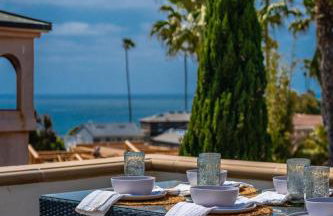 Mediterranean Beauty with Rooftop Deck and Views - Foto 58