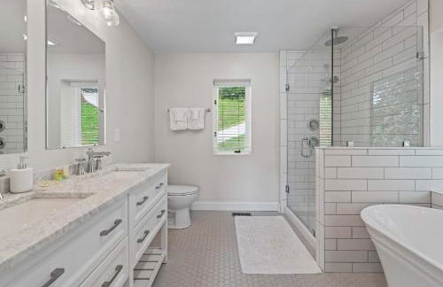 Lakefront Escape Sleep 12 Dock Hot Tub Pool Grill - Foto 24