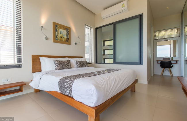 15 Bedroom Luxury Triple Sea View Villas - Photo 21