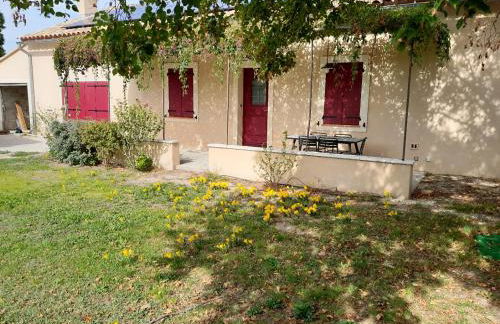 Mas La Gentille ,,, à la campagne , beautiful outdoor , swimming pool , pool house , Nice green Garden , BBQ ,,, only for you , pour passer un séjour inoubliable - Photo 33