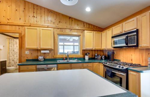 Minocqua Lakefront Cabin with Deck - Foto 15