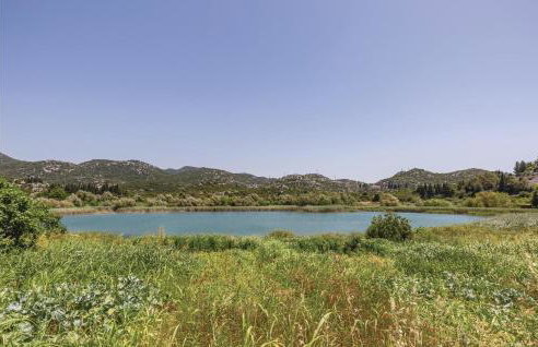 Awesome Home In Ploce With Jacuzzi - Foto 39