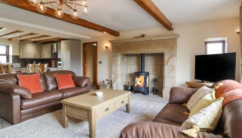 Orcaber Farmhouse - Photo 4