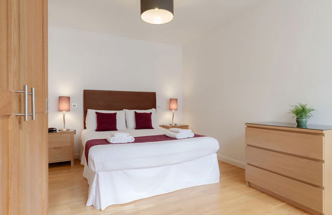 Roomspace Apartments -Groveland Court - Photo 6