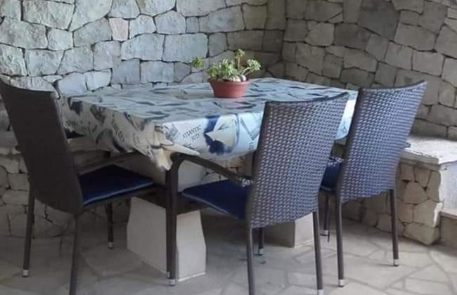 Cozy Robinson Crusoe-style House - Photo 8