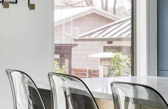 Cozy Bungalow Retreat Walking Distance to Downtown - Photo 3