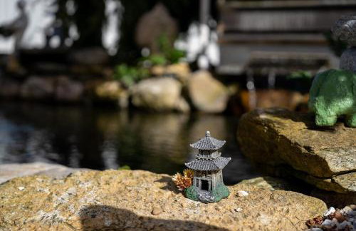 12BCozy 3BR Apartment with Koi Pond in Worcester - Foto 71