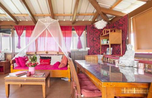 THE MAGICAL LAVA TEMPLE with EPIC Volcano Views! - Foto 16