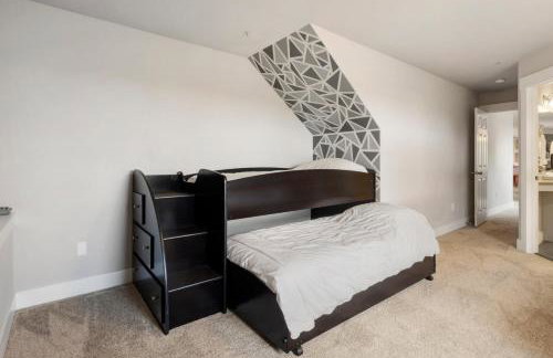 HoneyHomes Spectacular View Home with Amenities - Foto 22