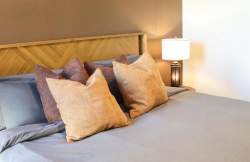 Resort-Style APT with Pool, Gym & Parking 10min to Disneyland - Foto 52