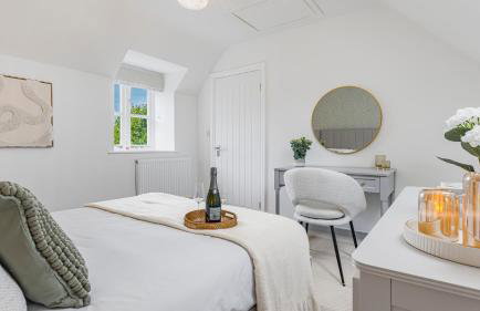 Brand New Luxury Cottage - Garden - Private Parking - Netflix - Coffee Station - Work Desk - Foto 21