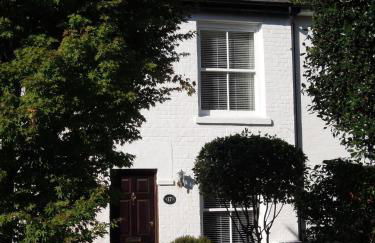 Pretty Victorian Cottage - Photo 1