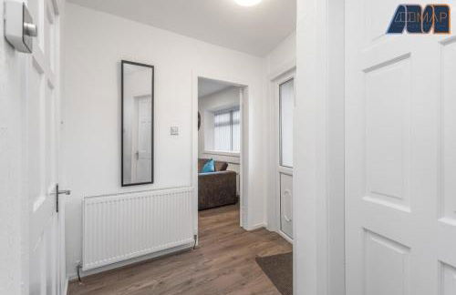 Modern 3 Bed Home in Bathgate with Garden - Photo 29