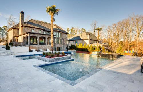 Sprawling Suwanee Home Theater, Pool, Hot Tub! - Foto 1