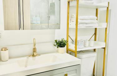 Newly Built Stylish Modern 2B In LA - Foto 17