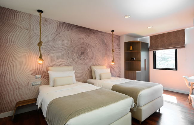 Benviar Tonson Residence - Photo 41