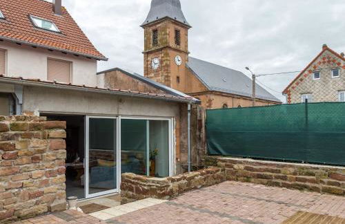 Renovated village house with enclosed garden - Foto 34