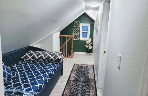 Nice house with private parking, king bed fenced yard - Foto 15