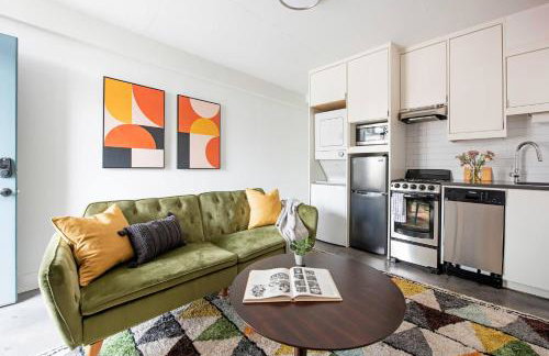 *NEW* The Ambra, Rooftop Skyline View! - Photo 12