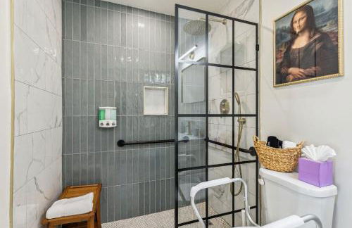 Meerkat Manor- 5 Min Drive to CLE Clinic - Foto 34