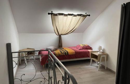 Les Gîtes de Monthermé La Maison authentique du centre historique - Foto 5