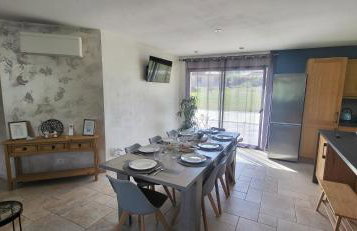 House with 4 air-conditioned bedrooms and swimming pool - Photo 16