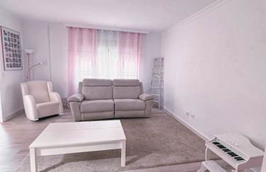 Casa rosa completa-patio- BBQ-columpios-buhardilla - Foto 7