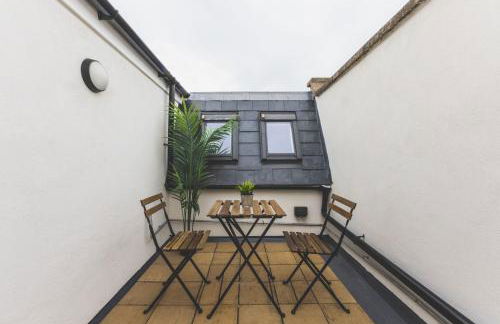 Elegant 1BDR Flat with Private Patio - Foto 6