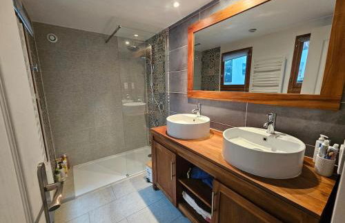 Maison de Village avec Piscine et Terrasse - Foto 13