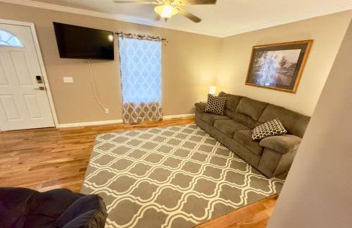 Peaceful Townhouse Near Lake - Foto 9