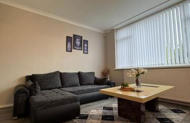 Charming 3 BR - NEC HS2- Long Stays Wifi Parking Airport - Foto 37