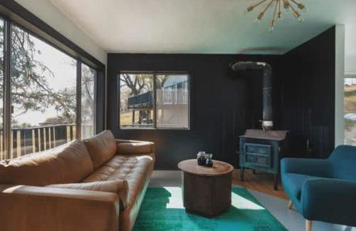 Secluded rustic 2-bedroom cabin at nature retreat - Photo 1