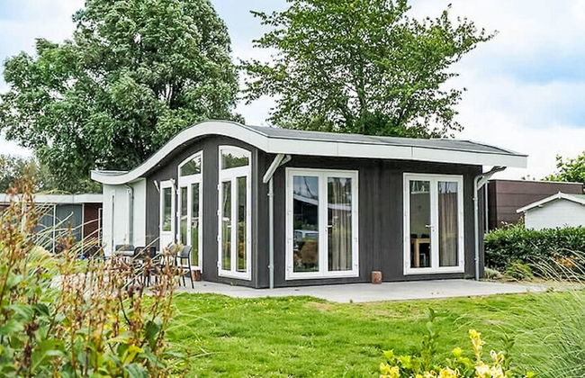 3 bedroom House in Dordrecht with swimming pool and terrace - Photo 2